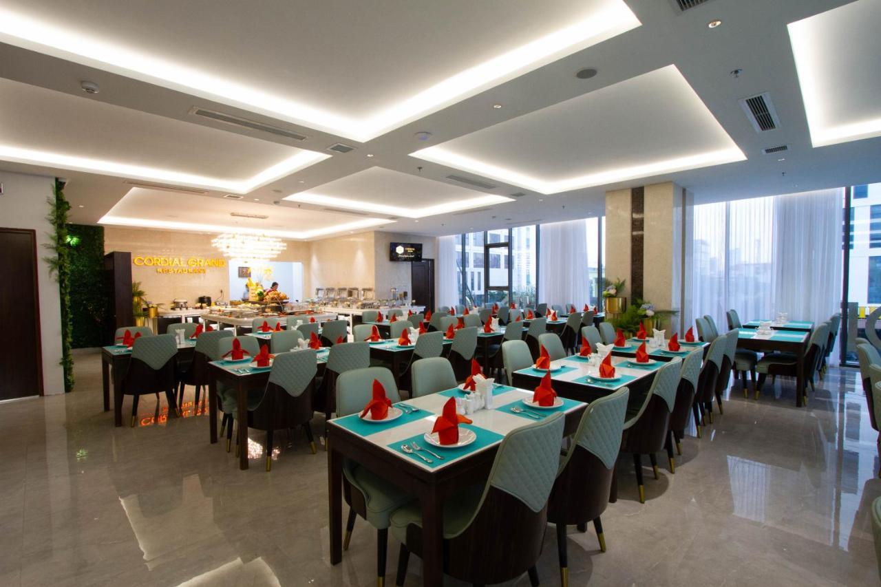 Cordial Grand Hotel Da Nang Beach - Infinity Rooftop Pool Екстериор снимка