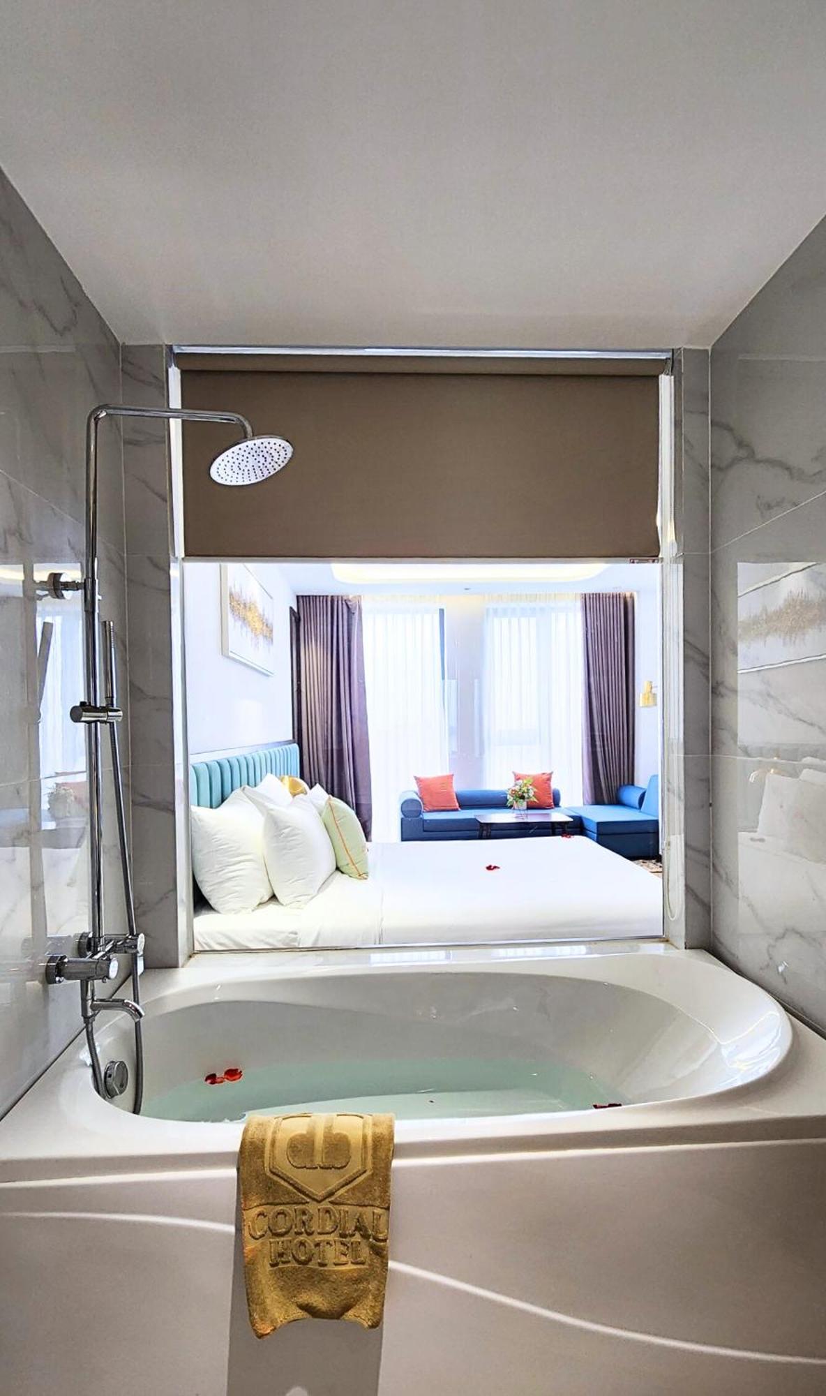 Cordial Grand Hotel Da Nang Beach - Infinity Rooftop Pool Екстериор снимка